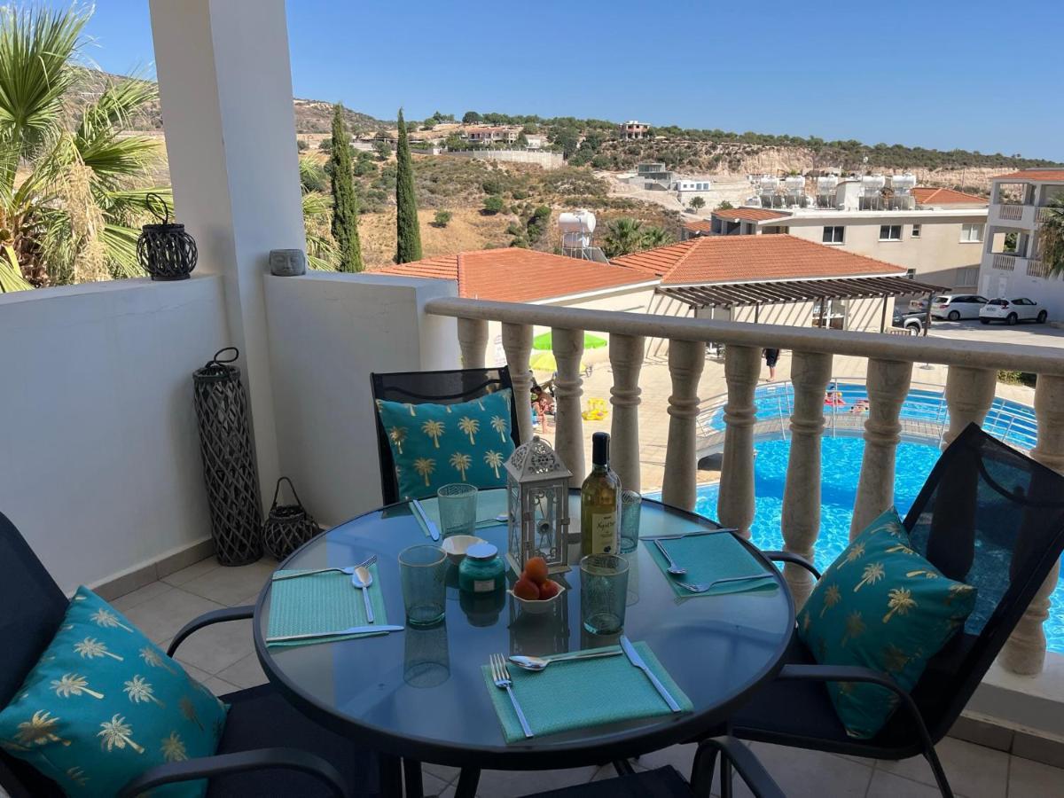 Beautiful 2 Bed Apartment In Peyia Valley, Paphos Exterior foto
